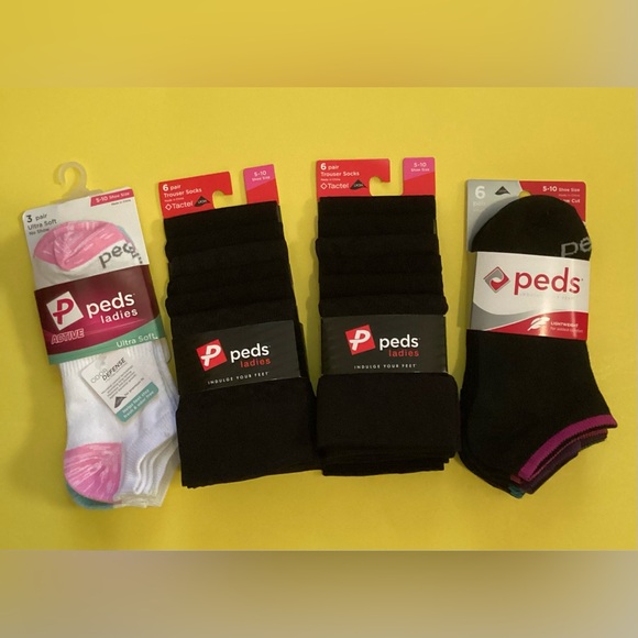 Peds Assorted 21 pairs Women’s Socks - Picture 1 of 8